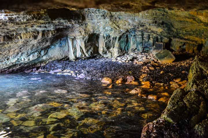 Λήμνος σπηλιά του φιλοκτήτη
